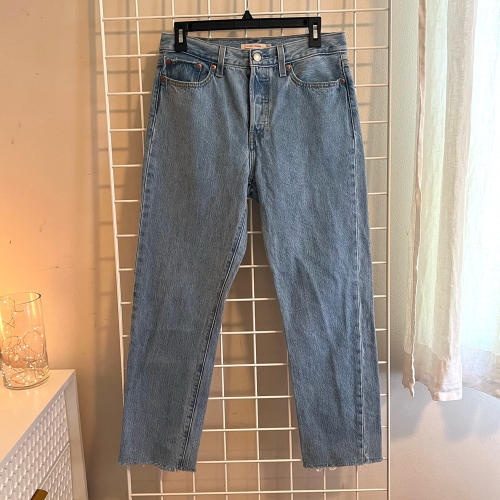 Levi’s wedgie straight crop size 29 jeans